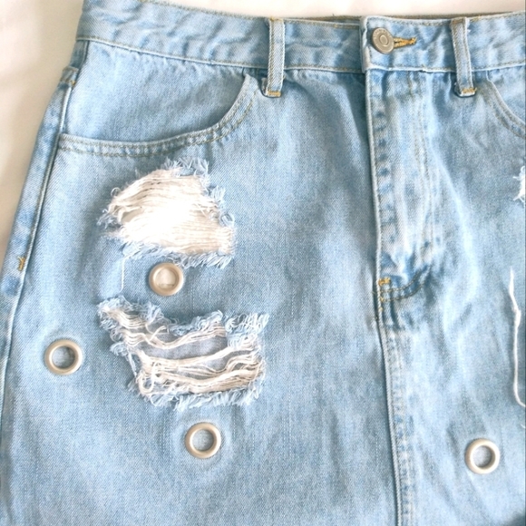 Forever 21 Skirt - Picture 2 of 6